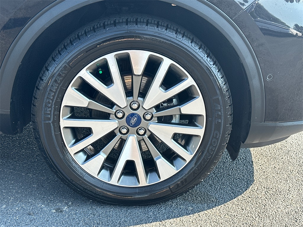 2021 Ford Escape Titanium photo 11
