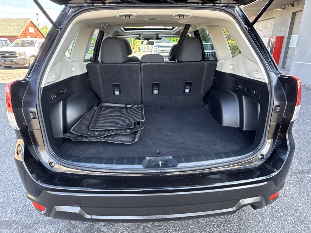 2023 Subaru Forester Premium photo 7