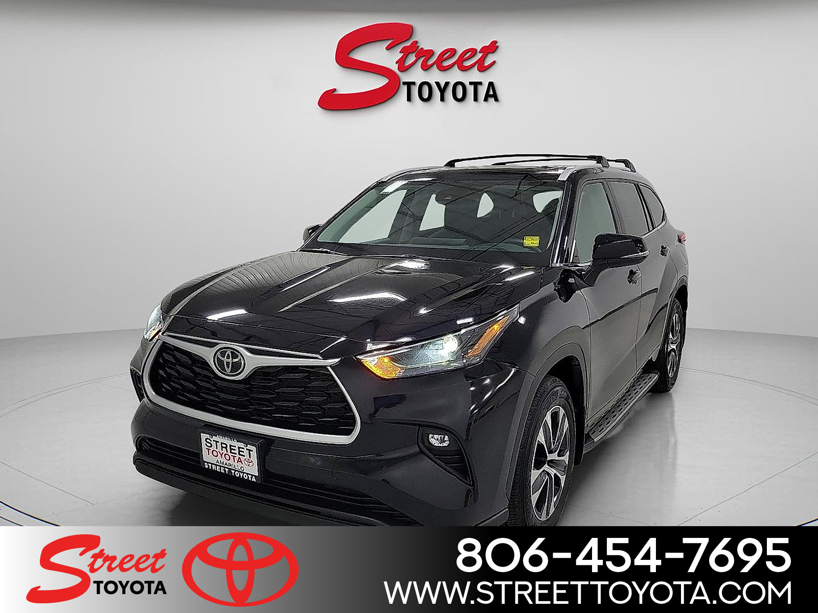 2024 Toyota Highlander XLE's photo