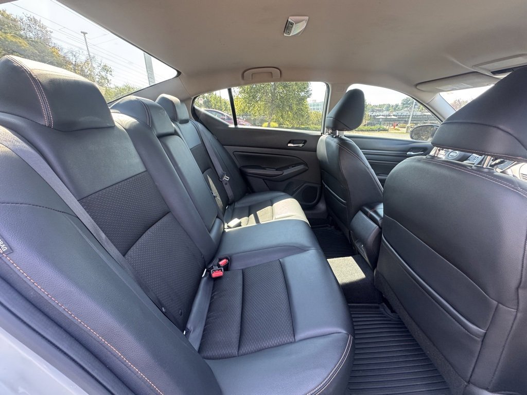 2021 Nissan Altima 2.5 SR photo 11