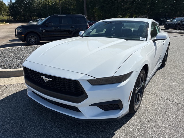 2025 Ford Mustang EcoBoost photo 4
