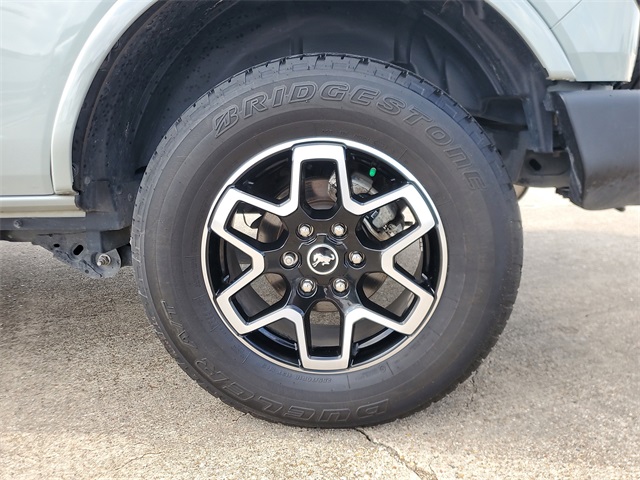 2023 Ford Bronco Outer Banks photo 5
