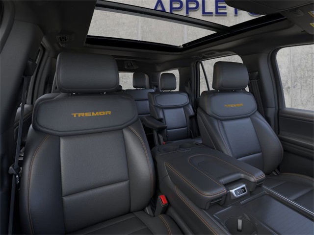 2025 Ford Expedition photo 2