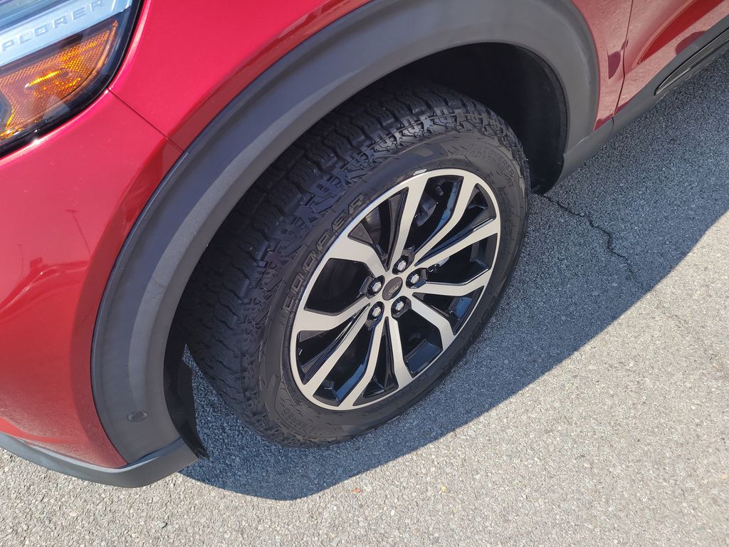 2020 Ford Explorer ST photo 9
