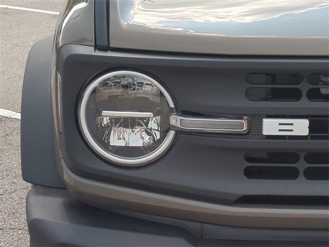2025 Ford Bronco Base photo 5