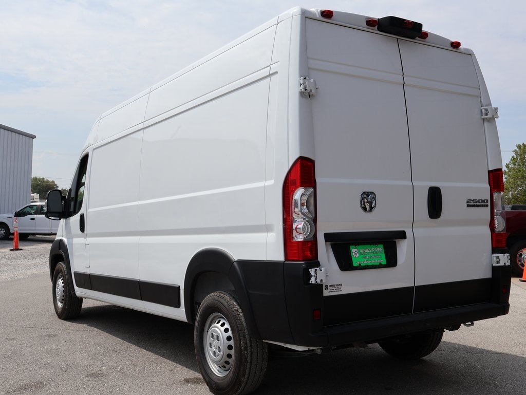 2025 Ram ProMaster 2500 photo 3