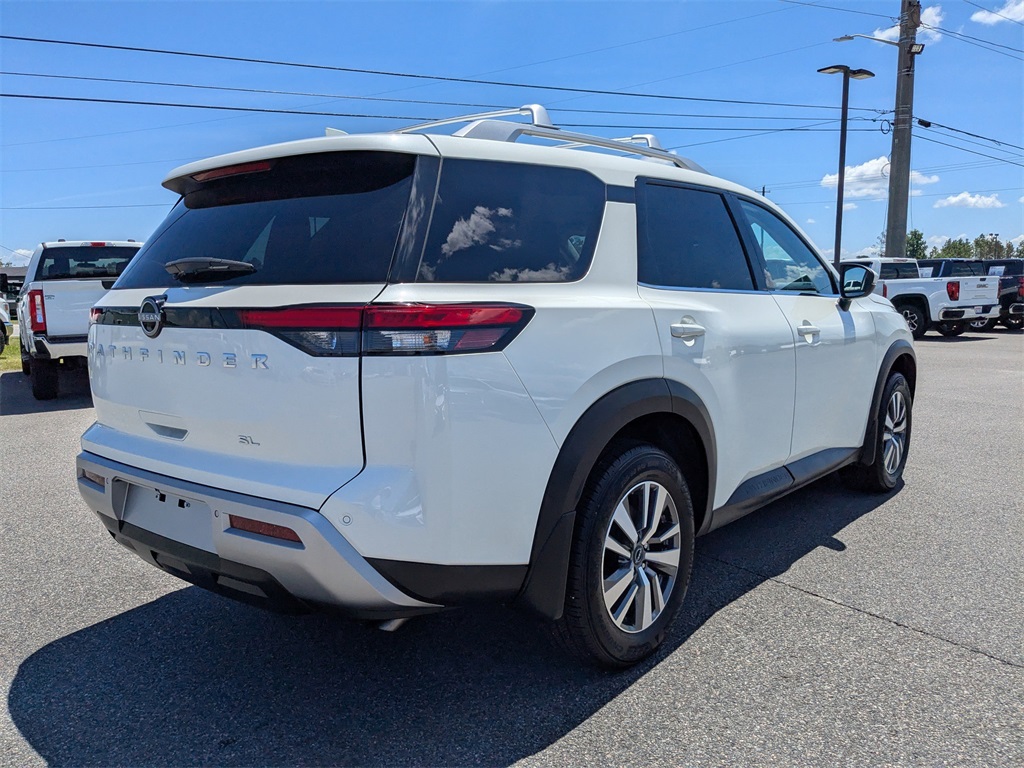 2023 Nissan Pathfinder SL photo 4