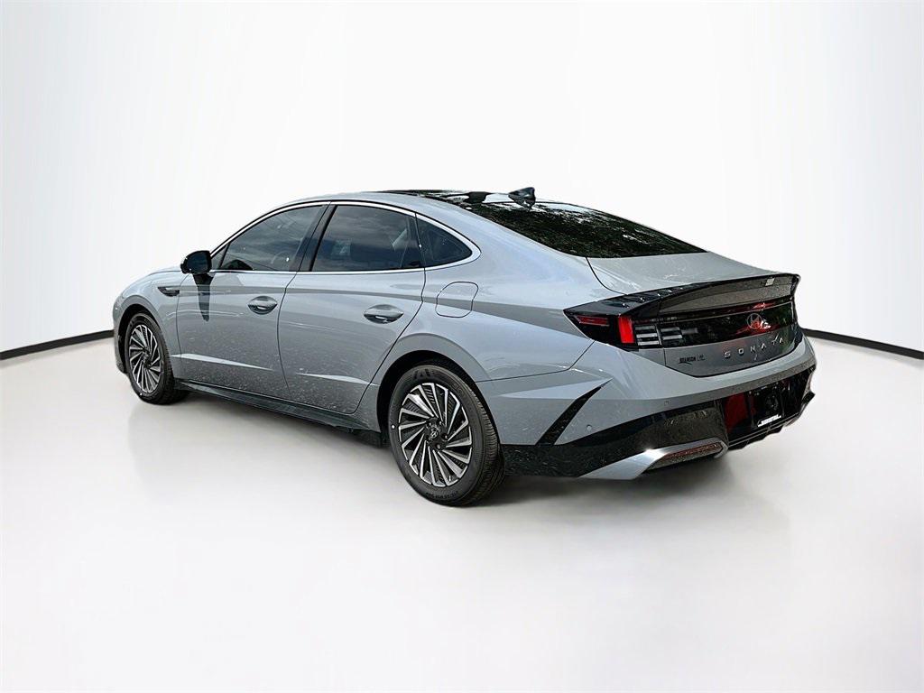 2025 Hyundai Sonata Hybrid Limited photo 4