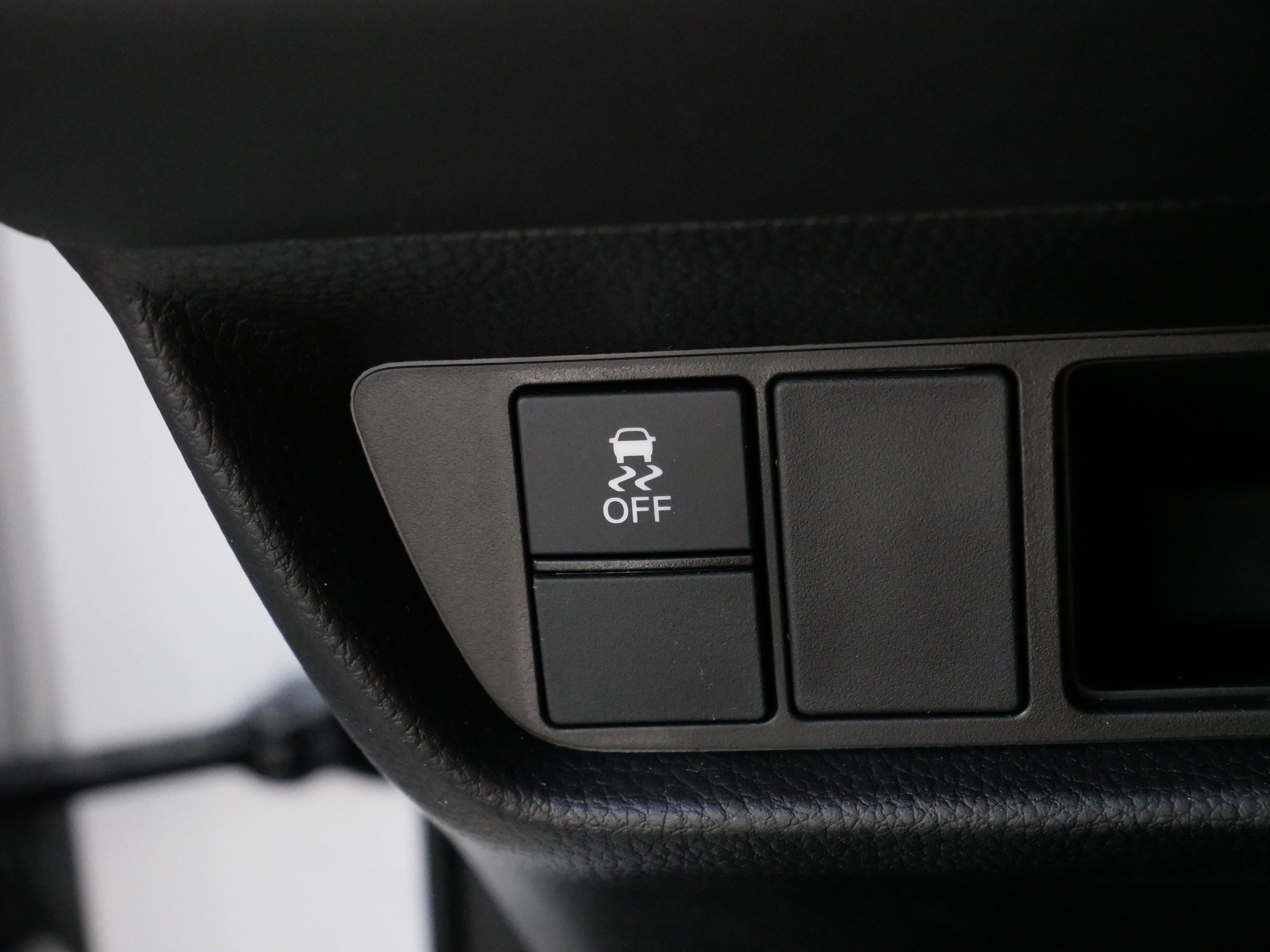 2025 Honda HR-V LX photo 24