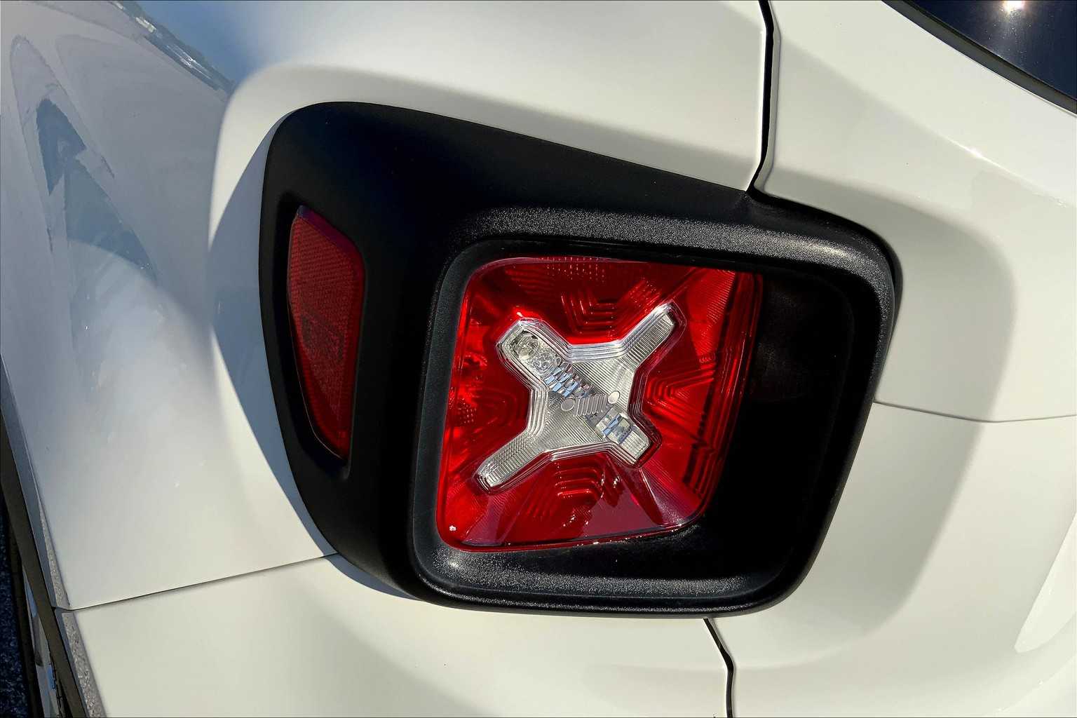2021 Jeep Renegade Latitude photo 26