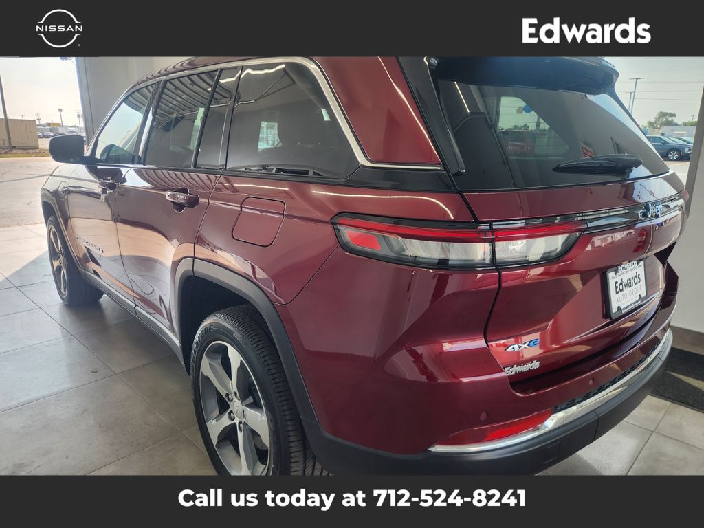 2023 Jeep Cherokee 4xe photo 6