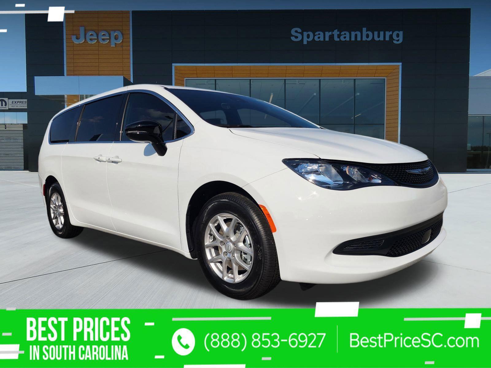 2026 Chrysler Voyager LX's photo