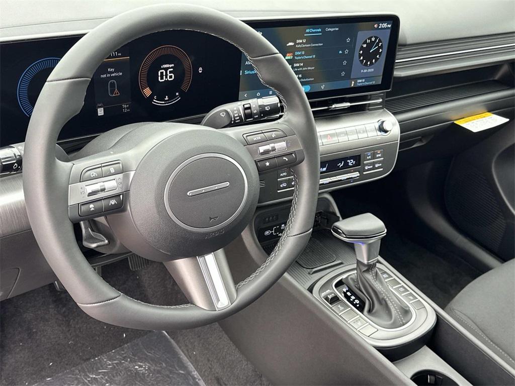 2026 Hyundai Kona SEL photo 2