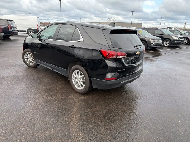 2022 Chevrolet Equinox LT photo 2