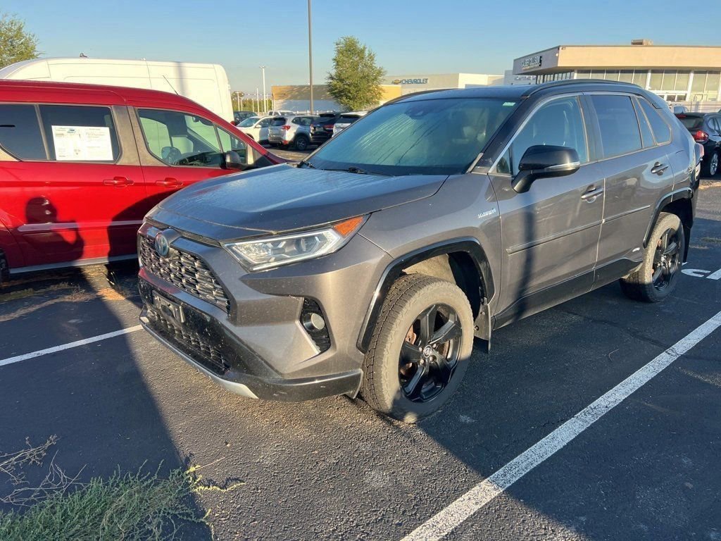 2020 Toyota RAV4 Hybrid XSE photo 2