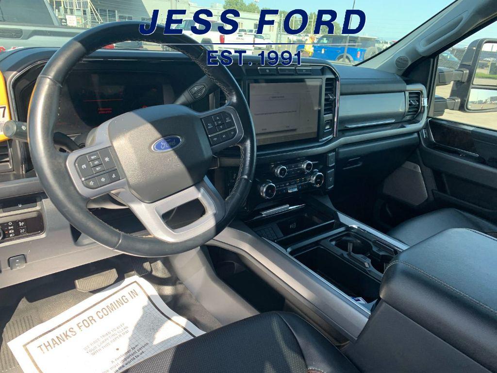 2023 Ford F-550 Lariat photo 6