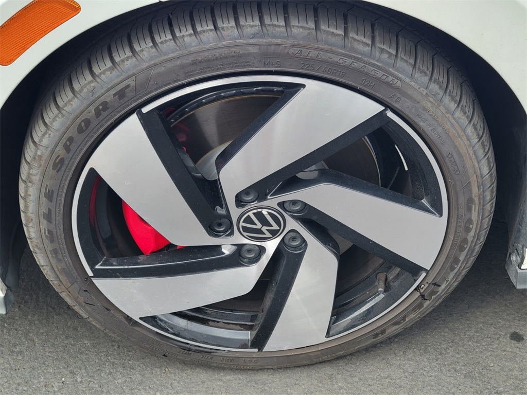 2024 Volkswagen Golf GTI S photo 9