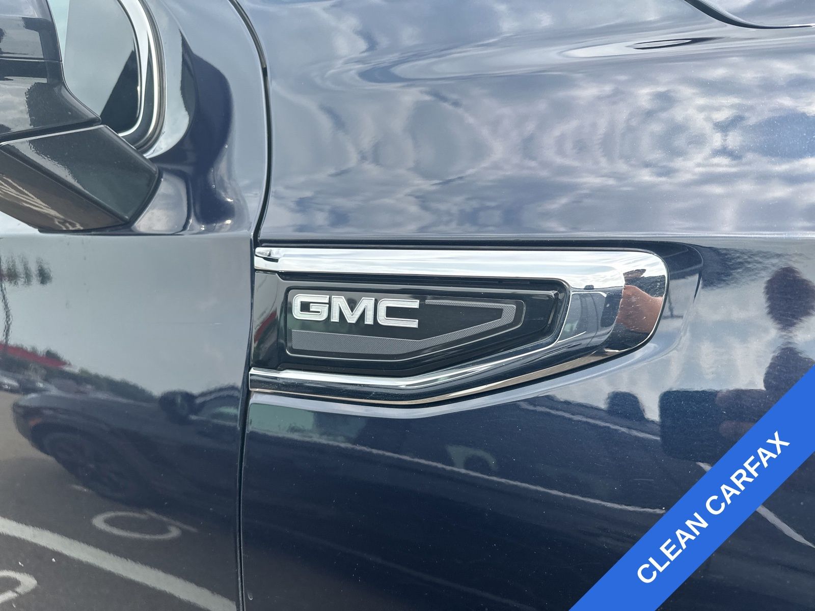 2021 Gmc Yukon SLT photo 2