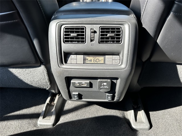 2020 Nissan Pathfinder SL photo 13