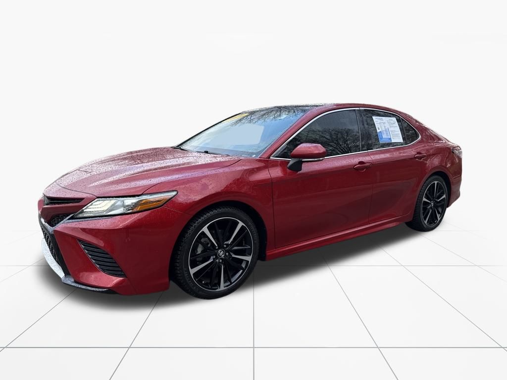 2019 Toyota Camry XSE photo 3