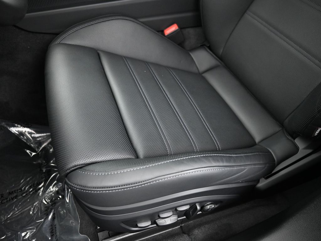 2025 Porsche Panamera 4 photo 21