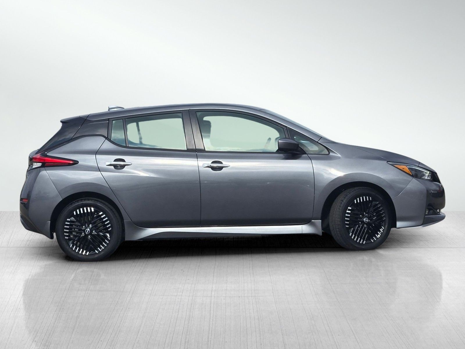 2025 Nissan Leaf SV Plus photo 3