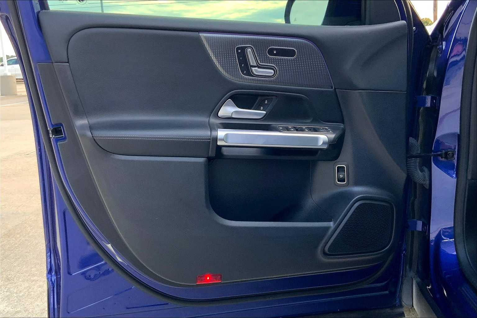 2021 Mercedes Benz GLB 250 photo 17