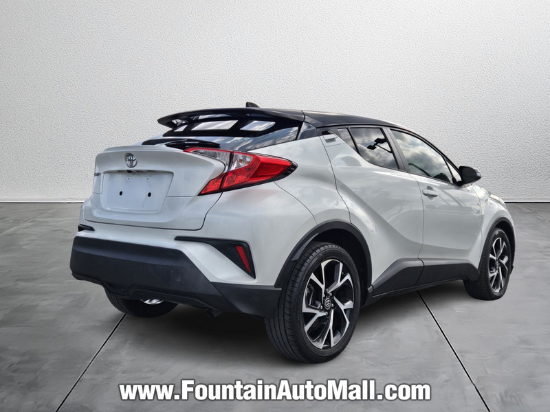 2020 Toyota C-HR LE photo 4