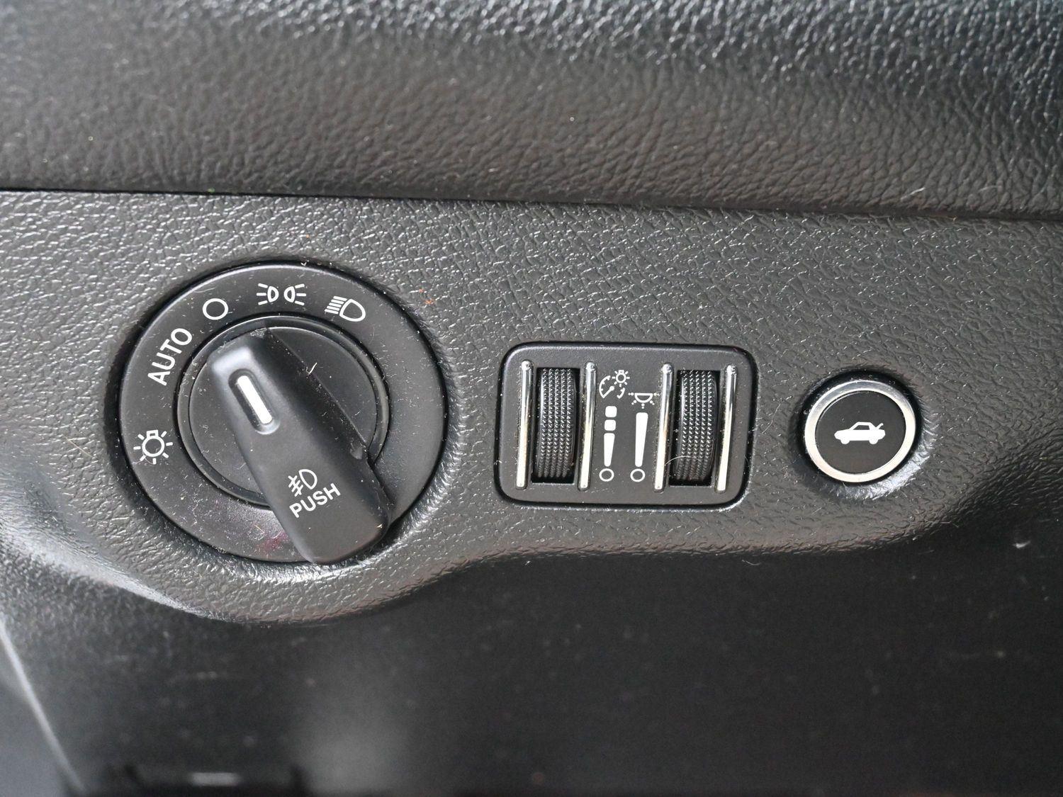 2018 Dodge Challenger R/T Plus photo 23