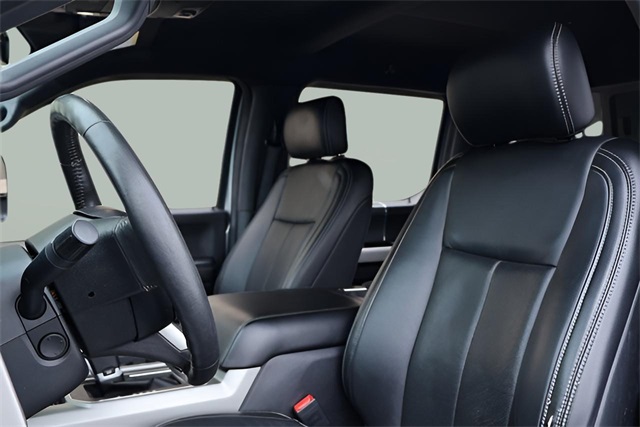 2020 Ford F-150 Lariat photo 2