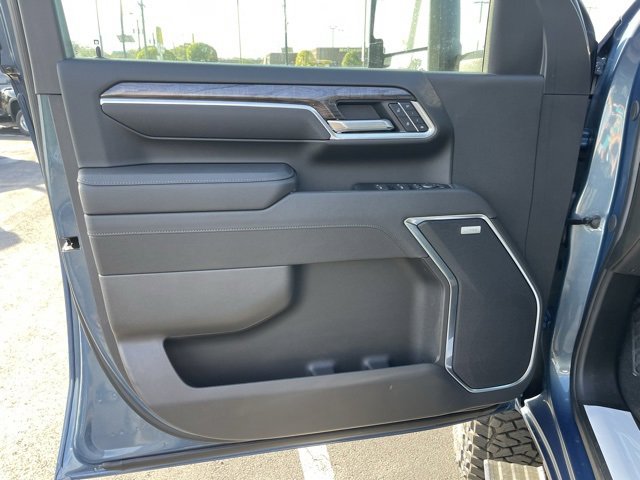 2025 Chevrolet Silverado 2500HD LTZ photo 16