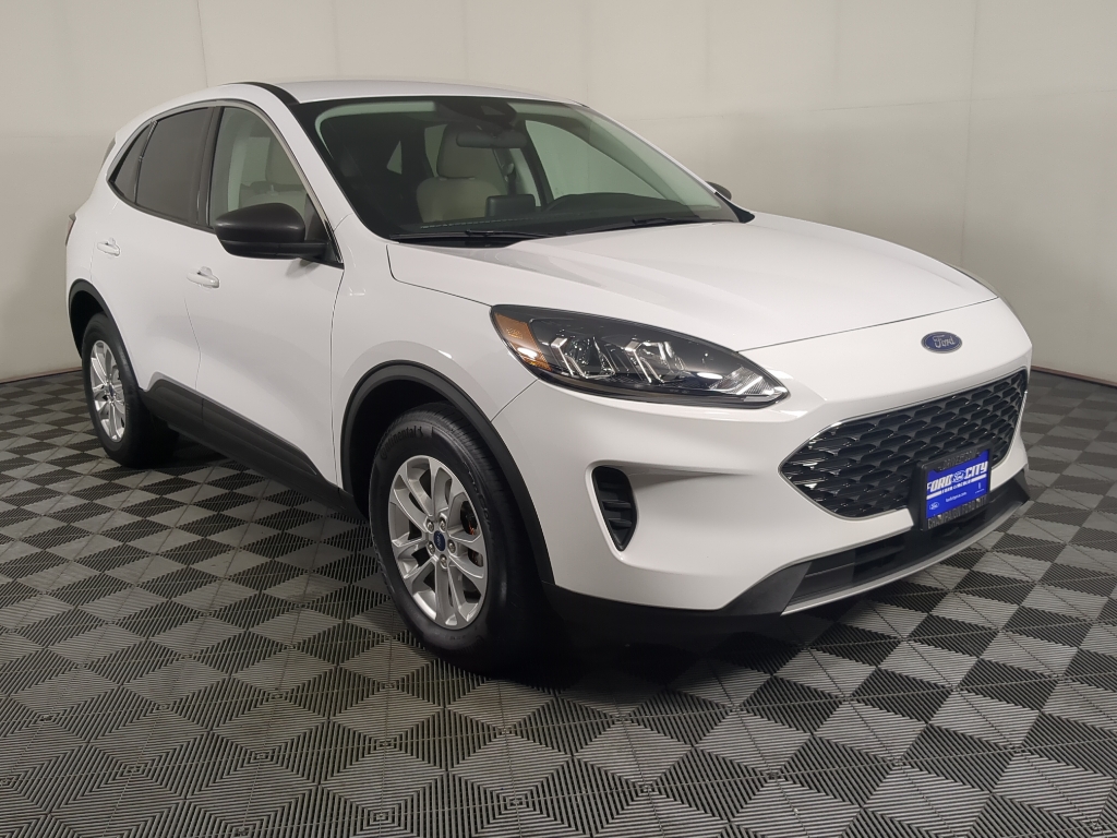 2022 Ford Escape SE photo 2