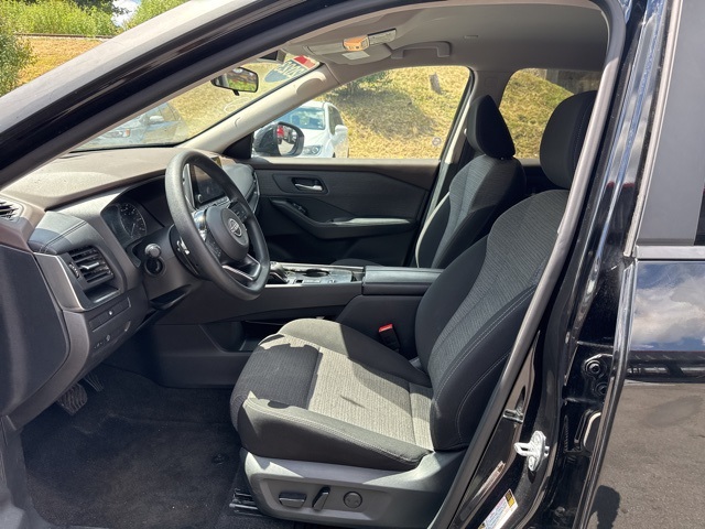 2023 Nissan Rogue SV photo 17