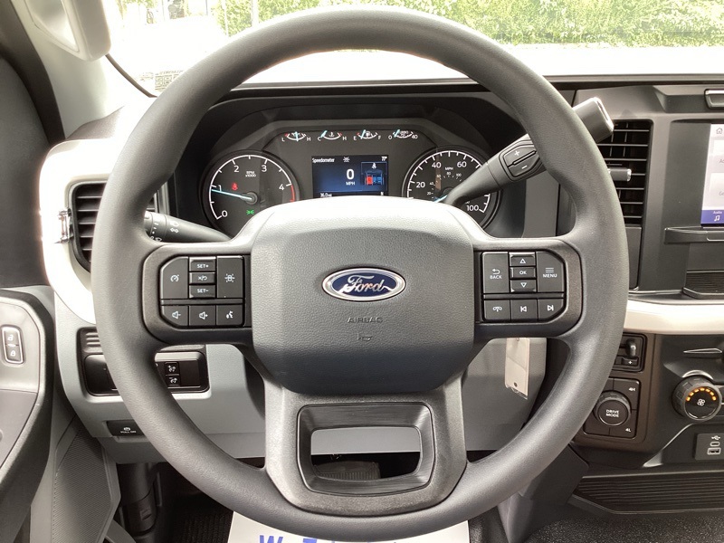 2024 Ford F-350 photo 23