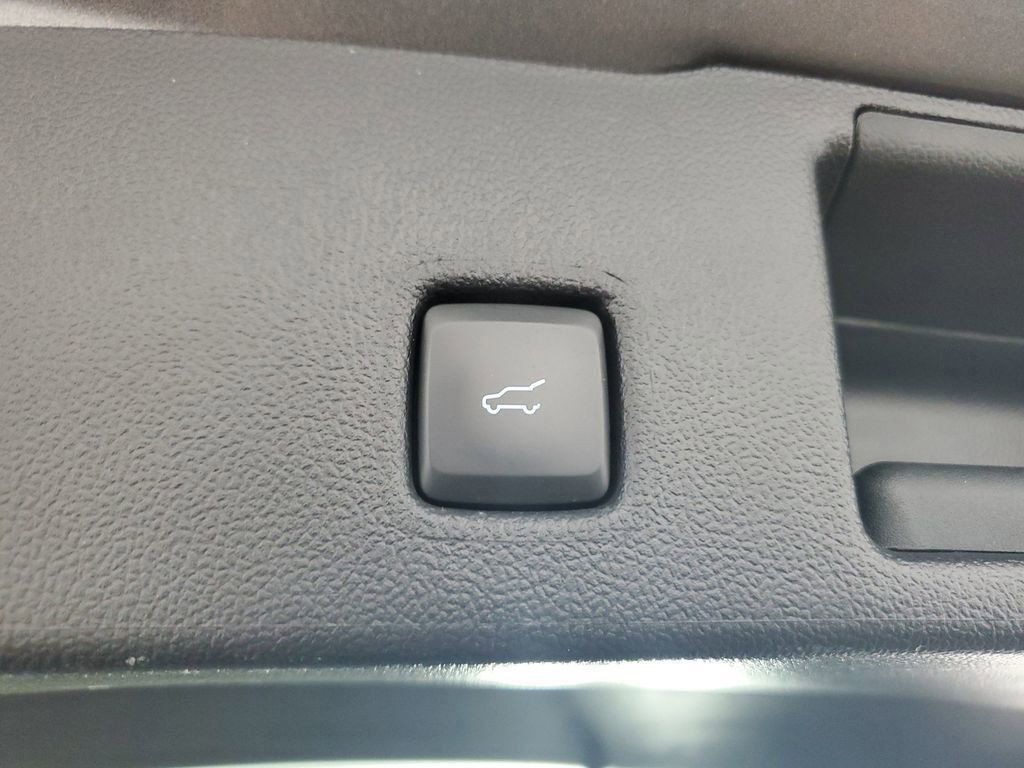 2022 Ford Escape Titanium Hybrid photo 31