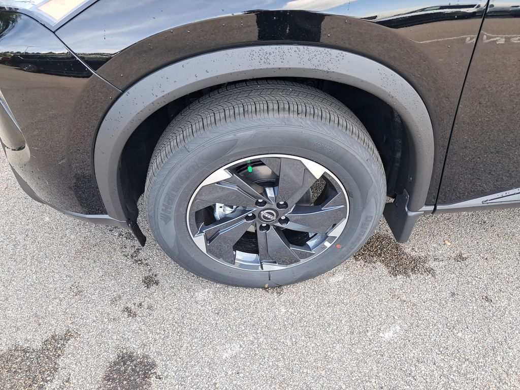 2026 Nissan Rogue SV photo 25