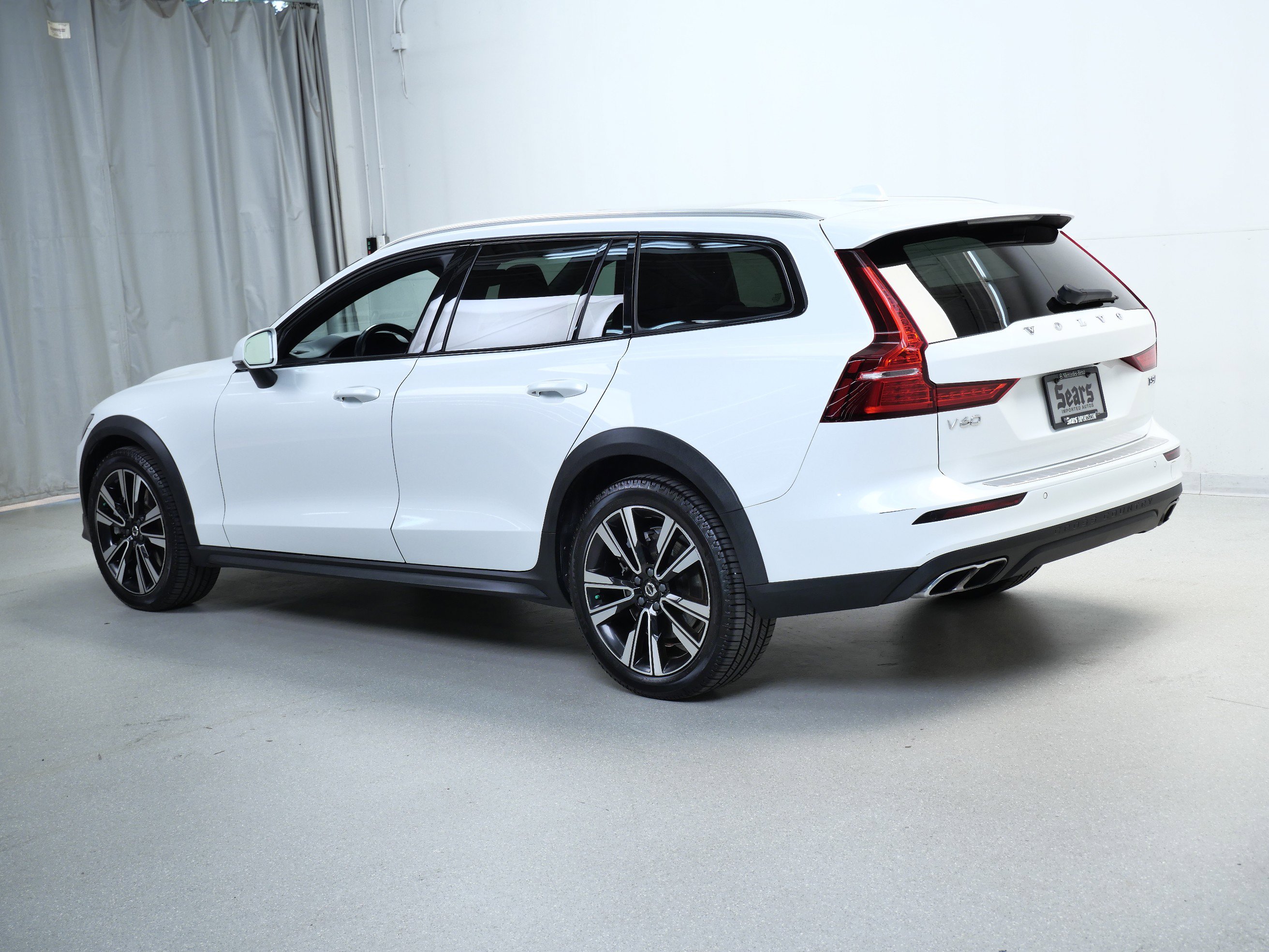 2022 Volvo V60 Cross Country T5 AWD photo 9