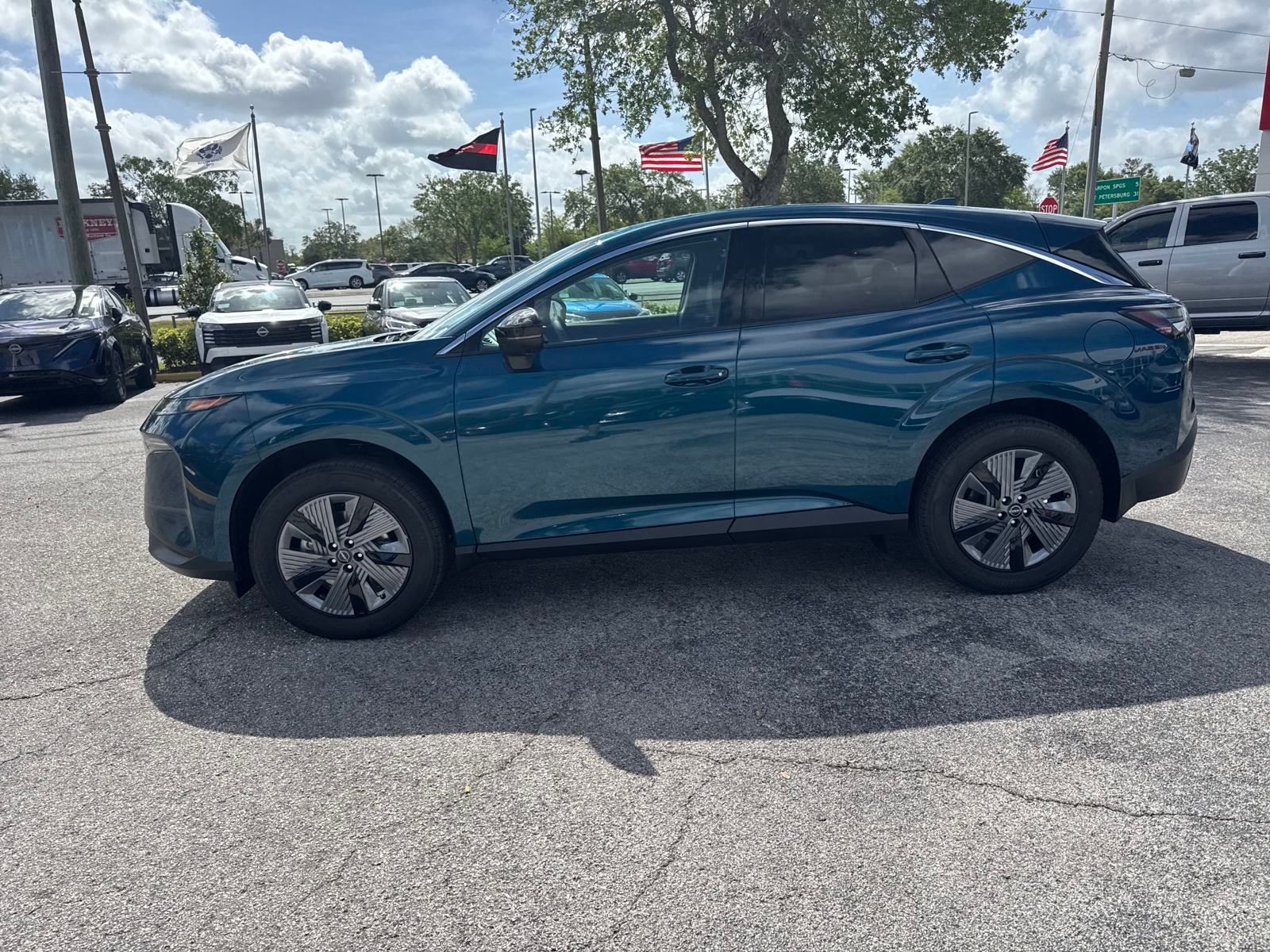 2025 Nissan Murano SL photo 10