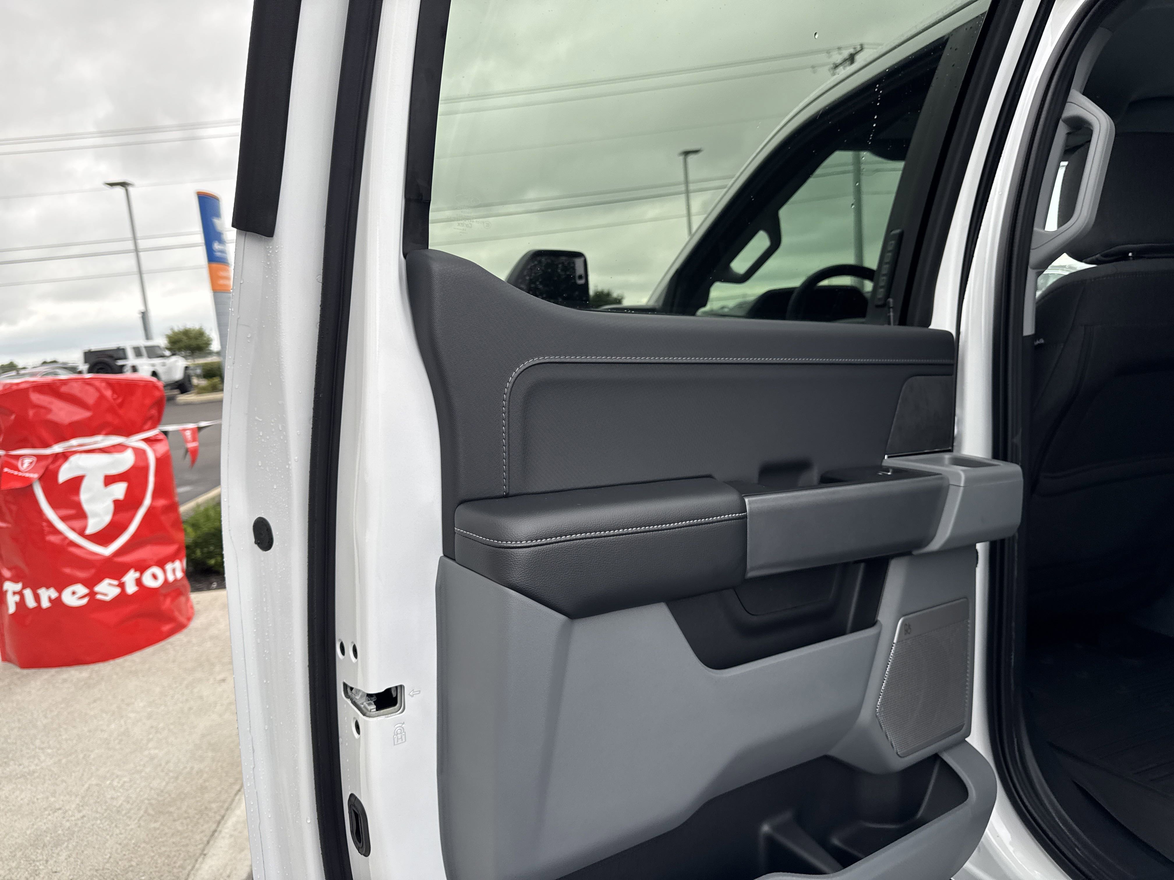 2024 Ford F-150 XLT photo 16