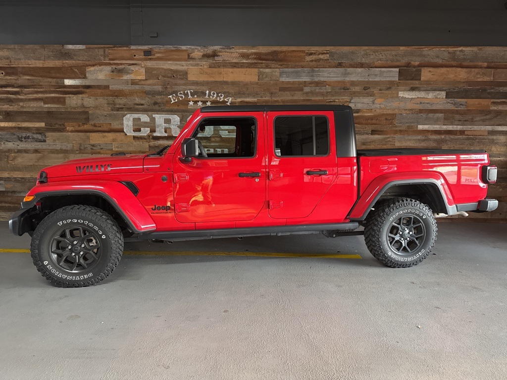 2024 Jeep Gladiator Willys photo 2