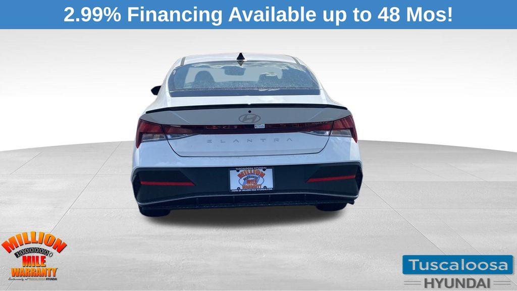 2025 Hyundai Elantra SEL Sport photo 4