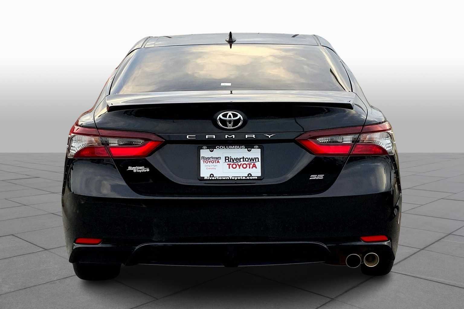 2023 Toyota Camry SE photo 4