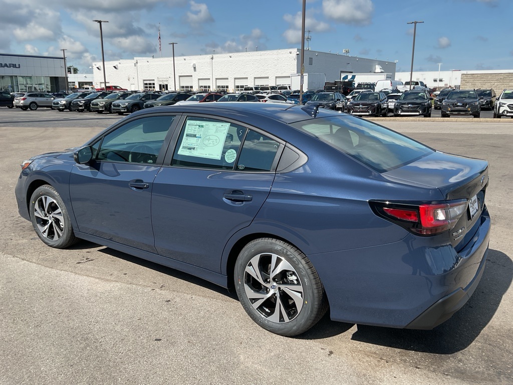 2025 Subaru Legacy Premium photo 4