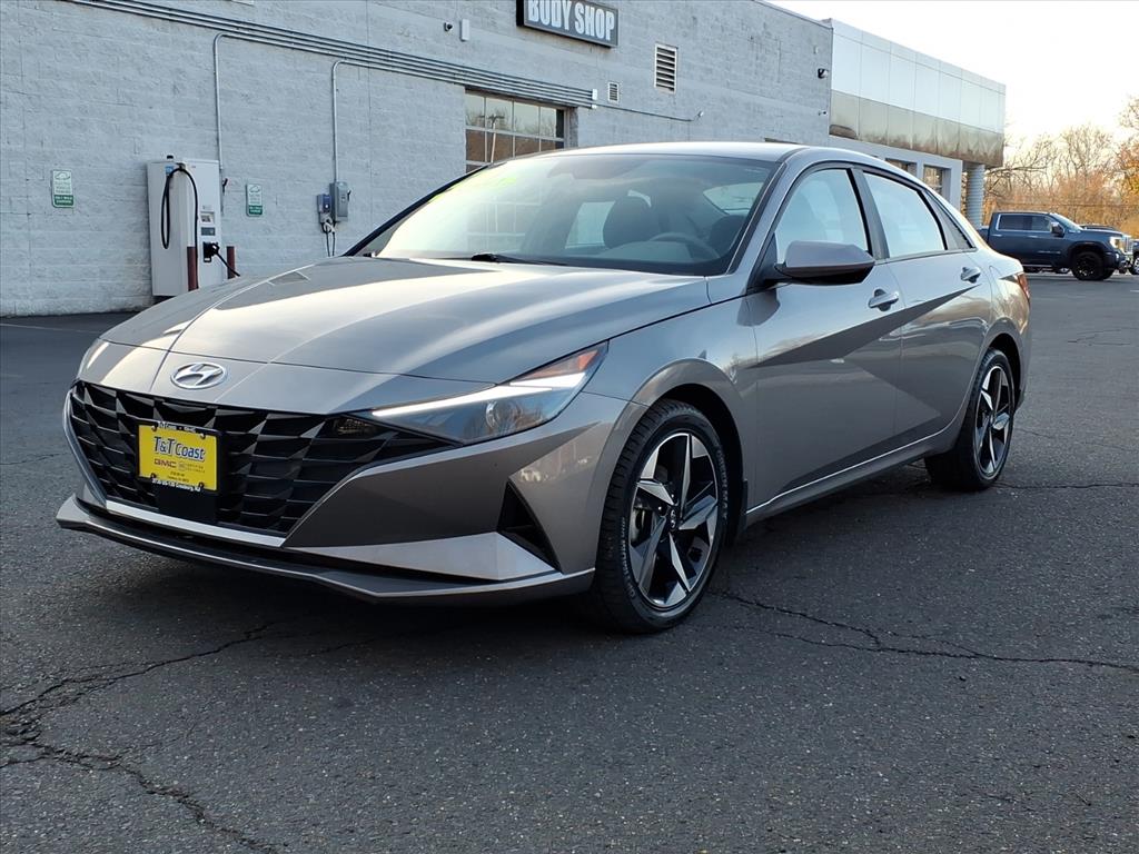 2023 Hyundai Elantra SEL photo 4