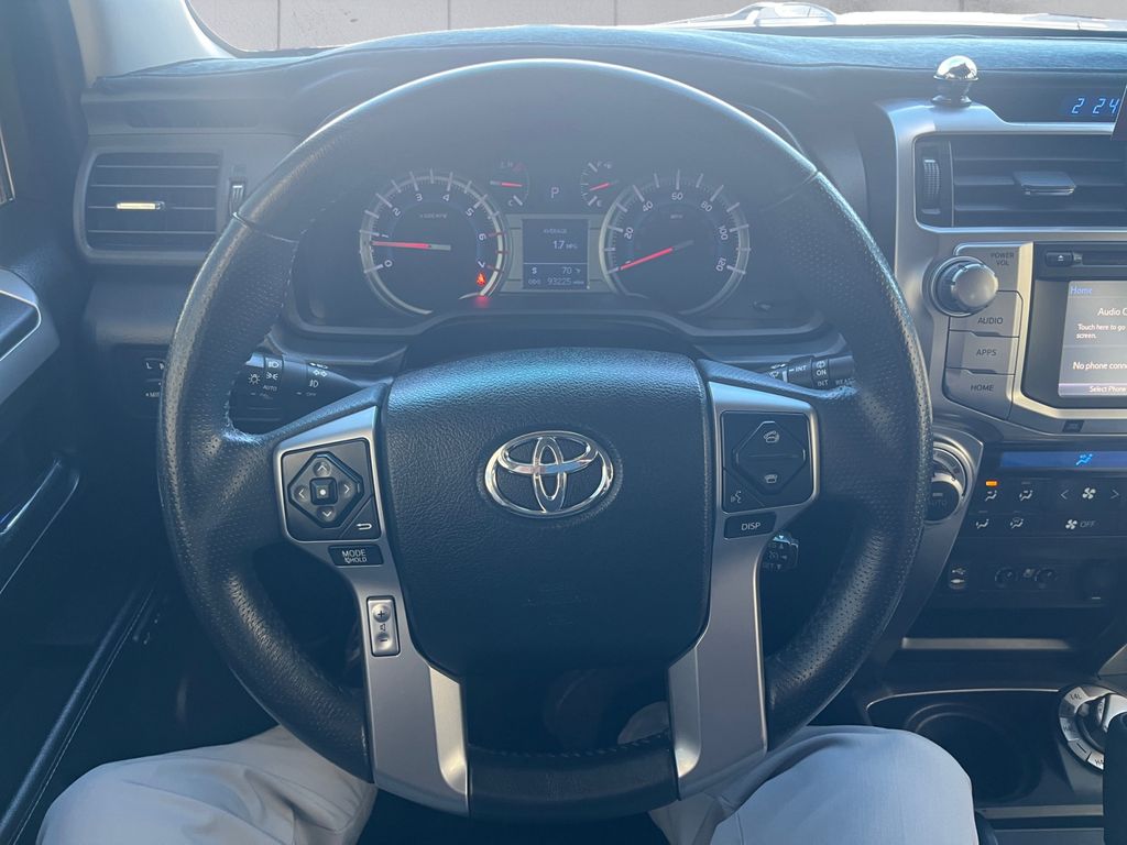 2015 Toyota 4Runner Limited photo 9