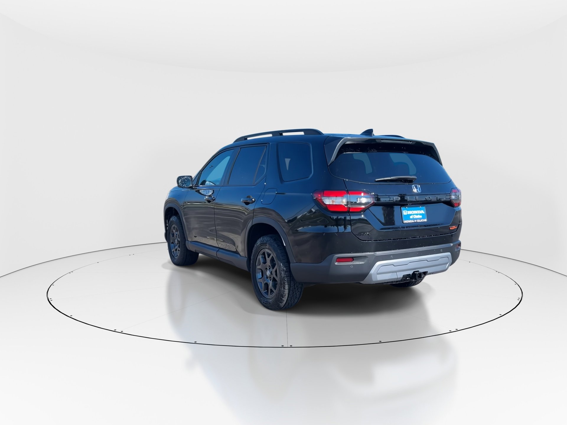 2025 Honda Pilot TrailSport photo 3