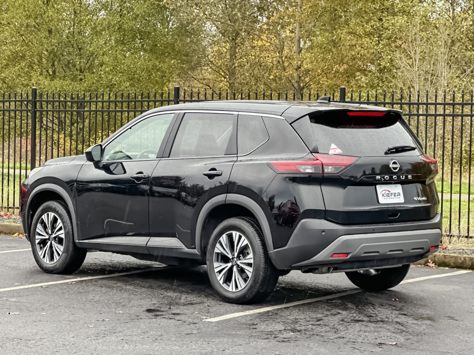 2023 Nissan Rogue SV photo 4