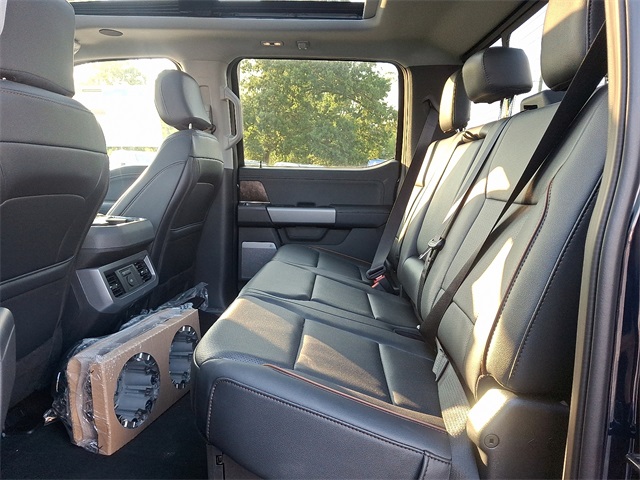 2025 Ford F-350 Lariat photo 7