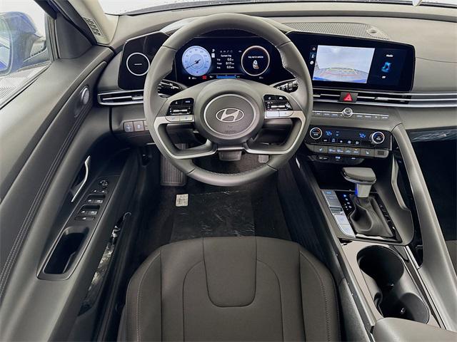 2025 Hyundai Elantra SEL Convenience photo 31