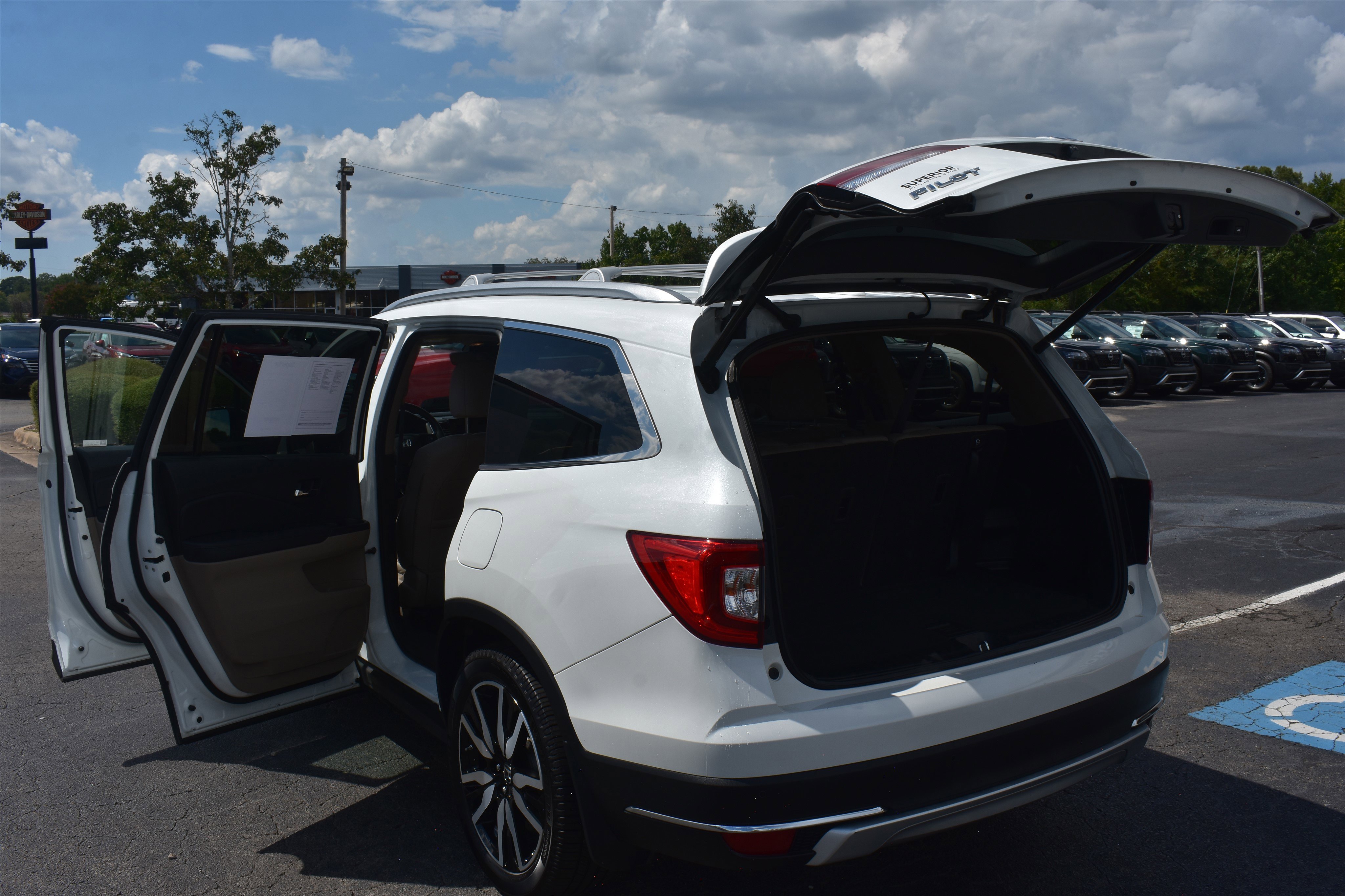 2021 Honda Pilot Touring photo 8